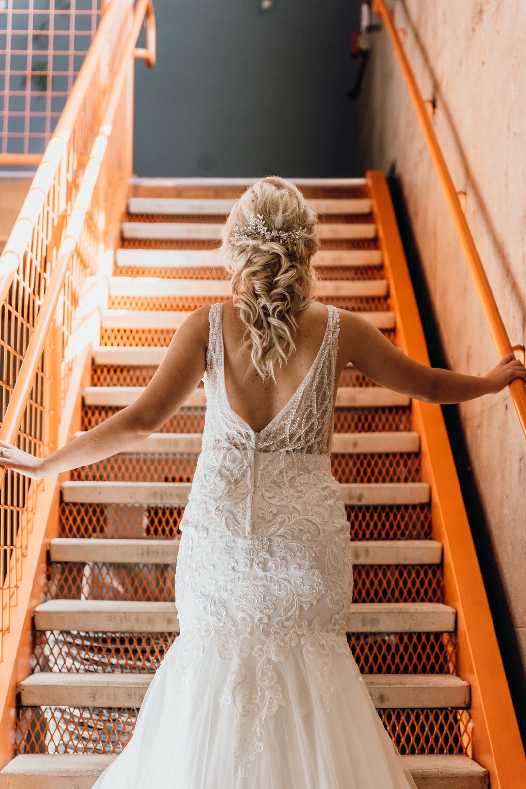 Bride with soft glam makeup and natural hair
